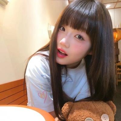 劳拉·马尔斯的眼睛
